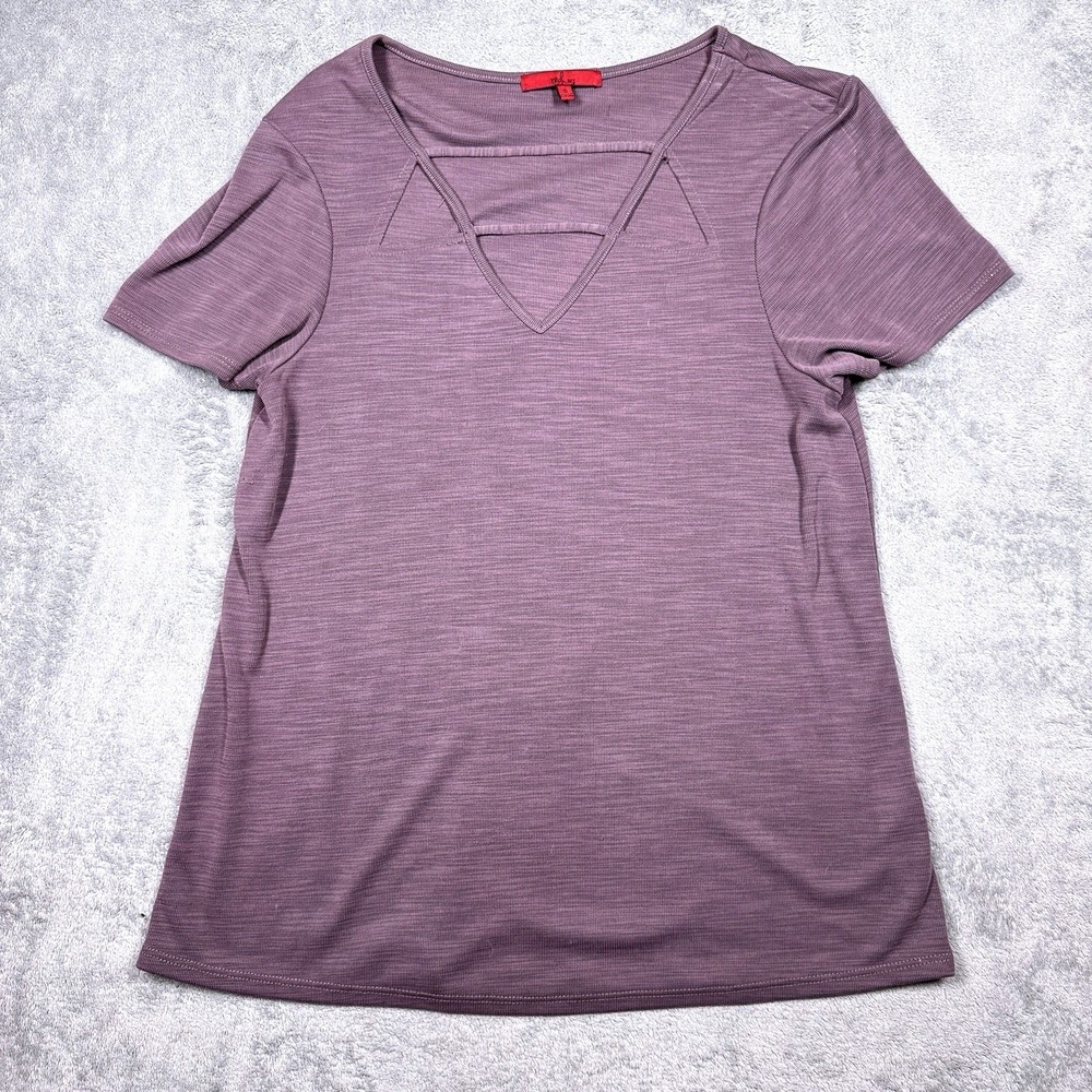 Red by BKE Women's Small Mauve Cutout V Neck Ribbed Short Sleeve Top